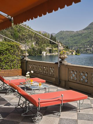 Cardinal Suite lake view
