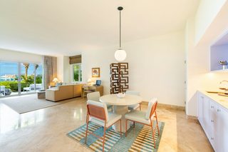 Hotel Luxury 2 Bedroom Suite