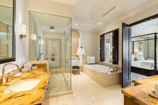 Estate 4 Bedroom Beach Level Pool Residence