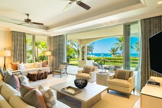 Estate 5 Bedroom Beach Level Pool Residence
