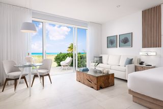 Grand Deluxe Oceanfront Studio (Beach Level)