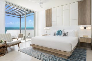 Penthouse Studio (with Hot Tub)