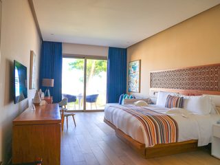 Deluxe Beachfront Room