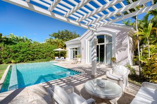 Luxury Pool One Bedroom Suite