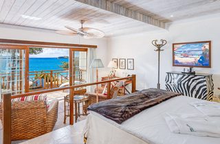 06 Beachfront Suite