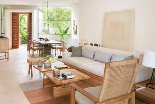 Deluxe Lagoon Suite