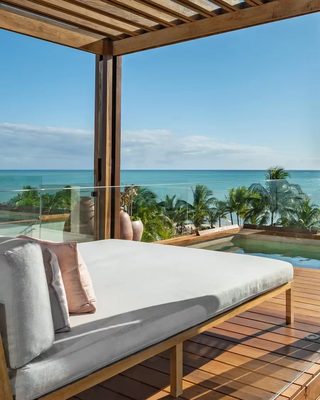 Rooftop Ocean View Suite