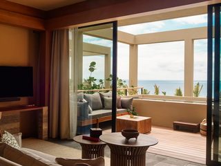 Poolside Studio Suite King